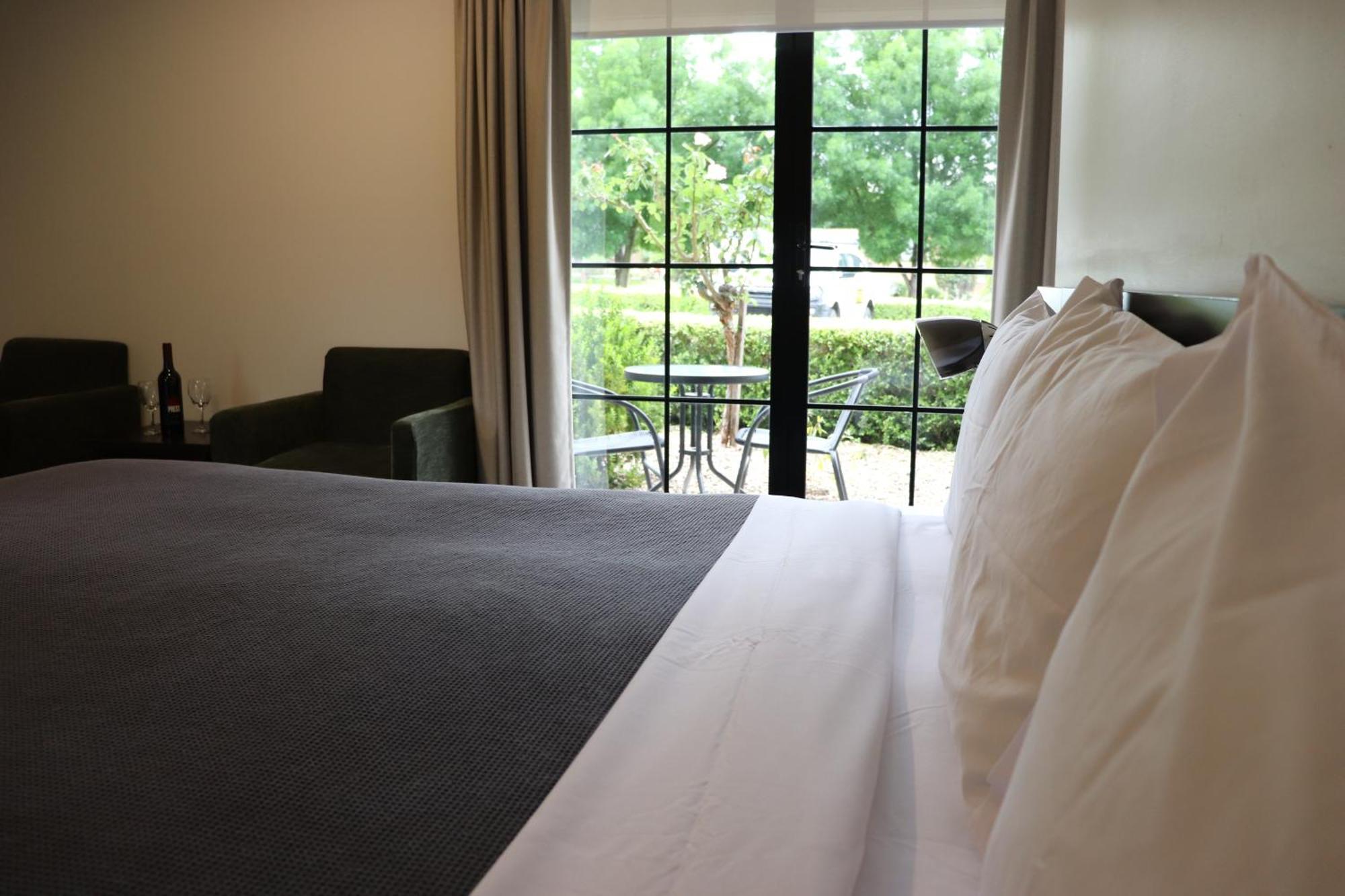 Cootamundra Heritage Motel & Apartments Bagian luar foto